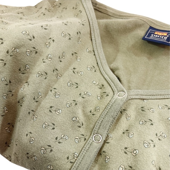 Route 66 Olive Knit Snap Front Cardigan in Floral Rose Design Size XL Fa… - Picture 1 of 8